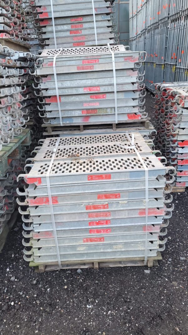 Complete 400 m² Altrad Multidirectional Scaffolding Package – Used, Excellent Condition