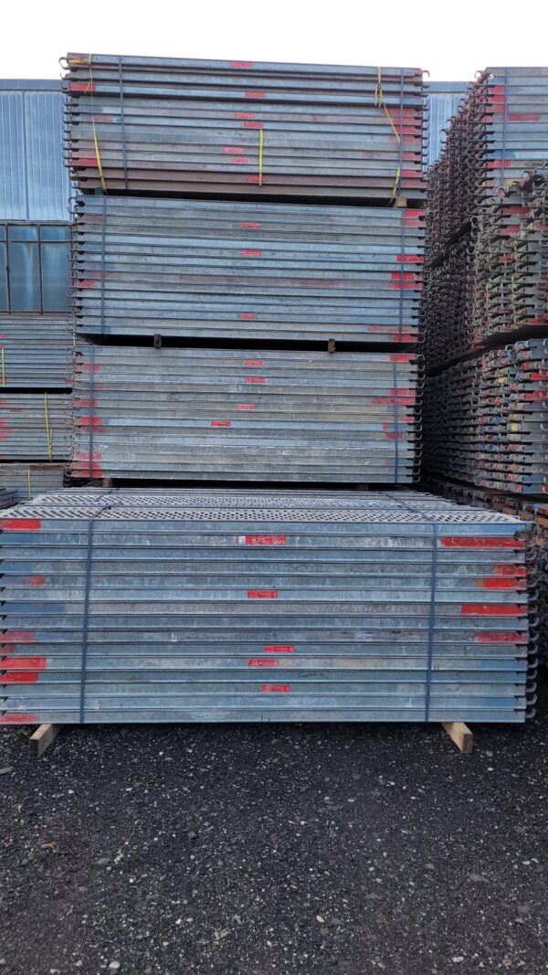 Complete 250 m² ALTRAD multidirectional scaffolding set – used, near new condition