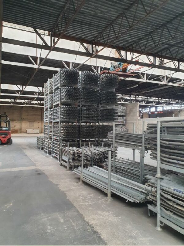 Complete 280 m² Layher Universal multidirectional scaffolding set – used, near new condition