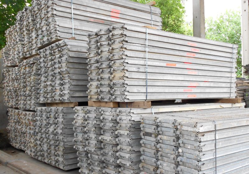 Complete Set of 500 m² Layher Allround Modular Scaffolding – Used, Like New Condition