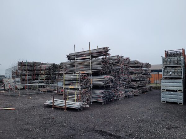 Complete 250 m² Altrad Facade Scaffolding Package – Used, Excellent Condition