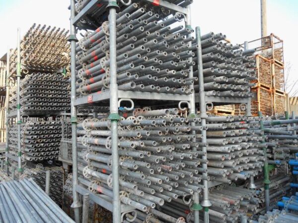 Complete Set of 400 m² Layher Allround Modular Scaffolding – Used, Like New Condition