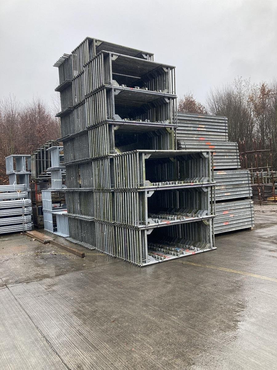 Complete 80 m² Layher Facade Scaffolding Package – Used, Excellent Condition